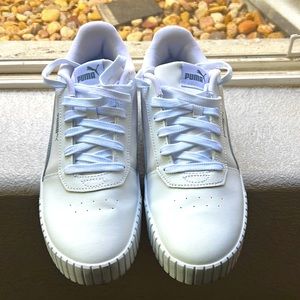White Puma women’s | Size 10.5 | Soft Foam